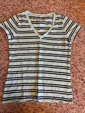 Vineyard Vines Striped V-Neck Tee in Black and Cream